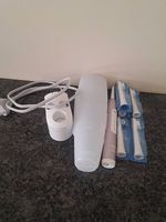 Gut erhaltene Oral B elektrische Zahnbürste Rosegold