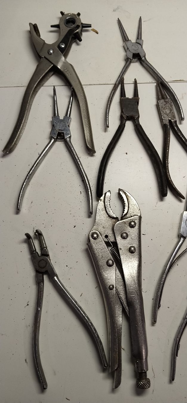 Alle Werkzeuge: 30 x Verschiedene markenzangen – Gebraucht aus Biel/Bienne von Vintage-timearts 1