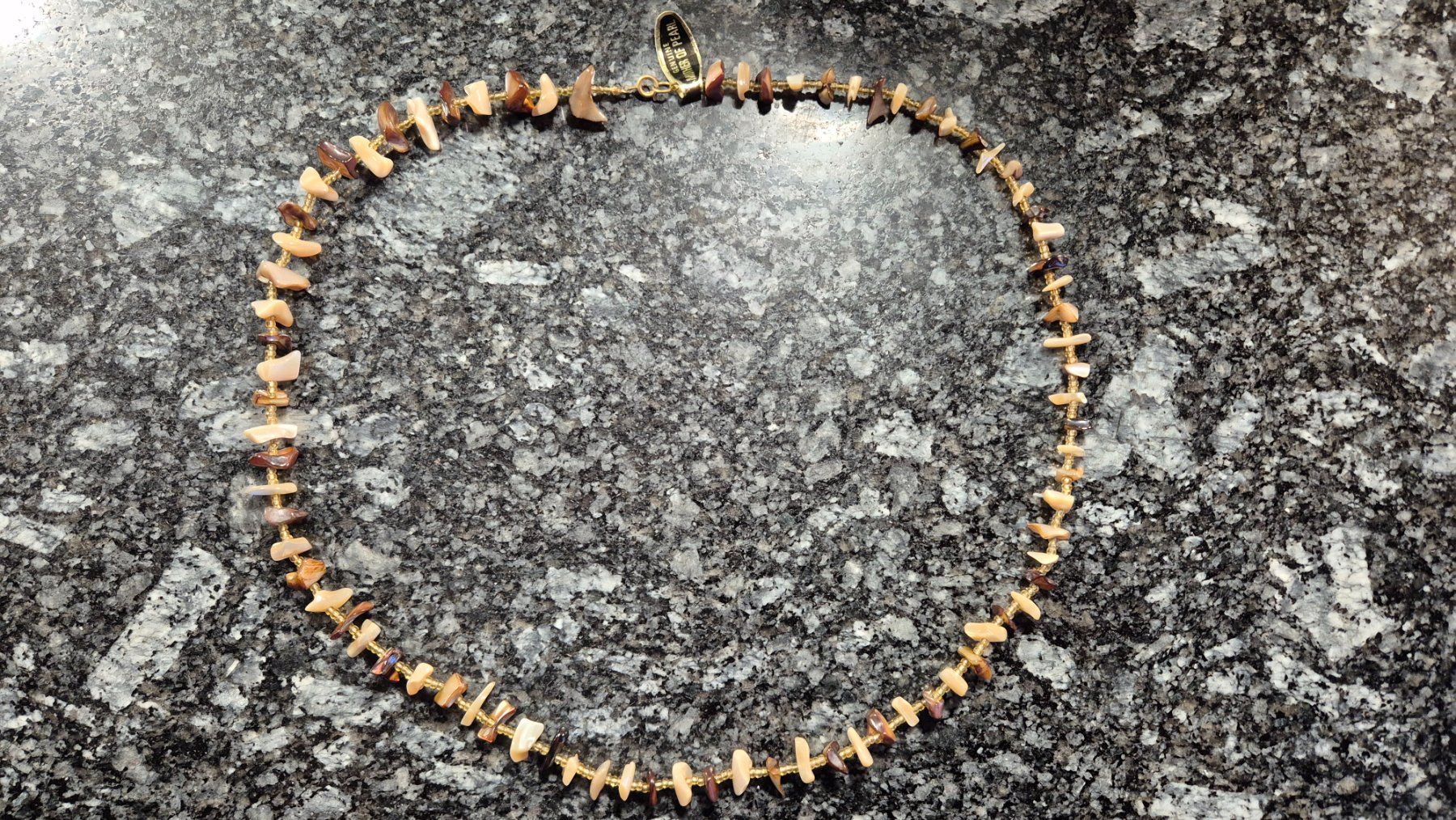 Catenine: Elegante Halskette, echter Perlmutt, neuwertig – Usato da Wängi venduto da Maur1 5