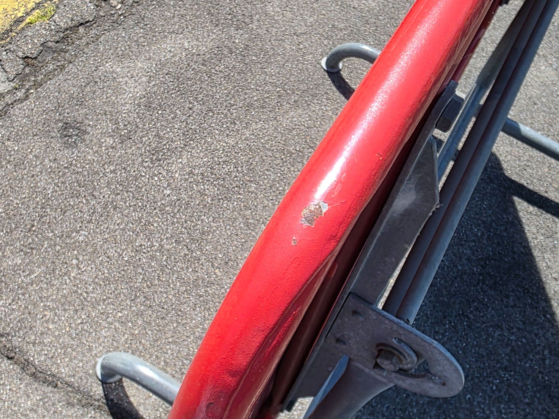 Tavoli: Roter Gartentisch Sissach - klappbar, Metall - Ref. 05/57 – Usato da Au ZH venduto da BrockiAu 7