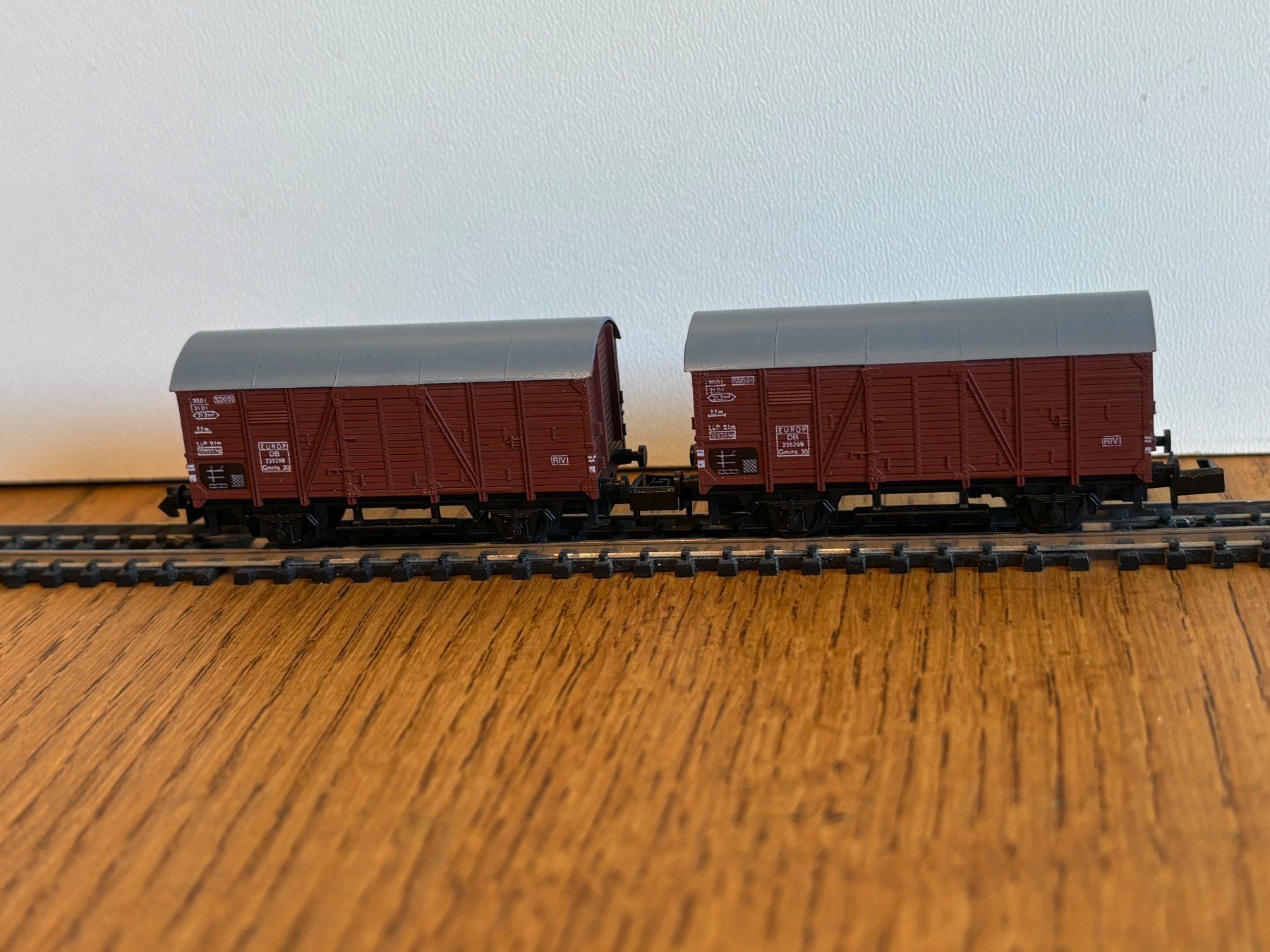 Modellini di ferrovie: *e1356: 2 Güterwagen (Spur N) – Usato da Birsfelden venduto da Birs_25 1