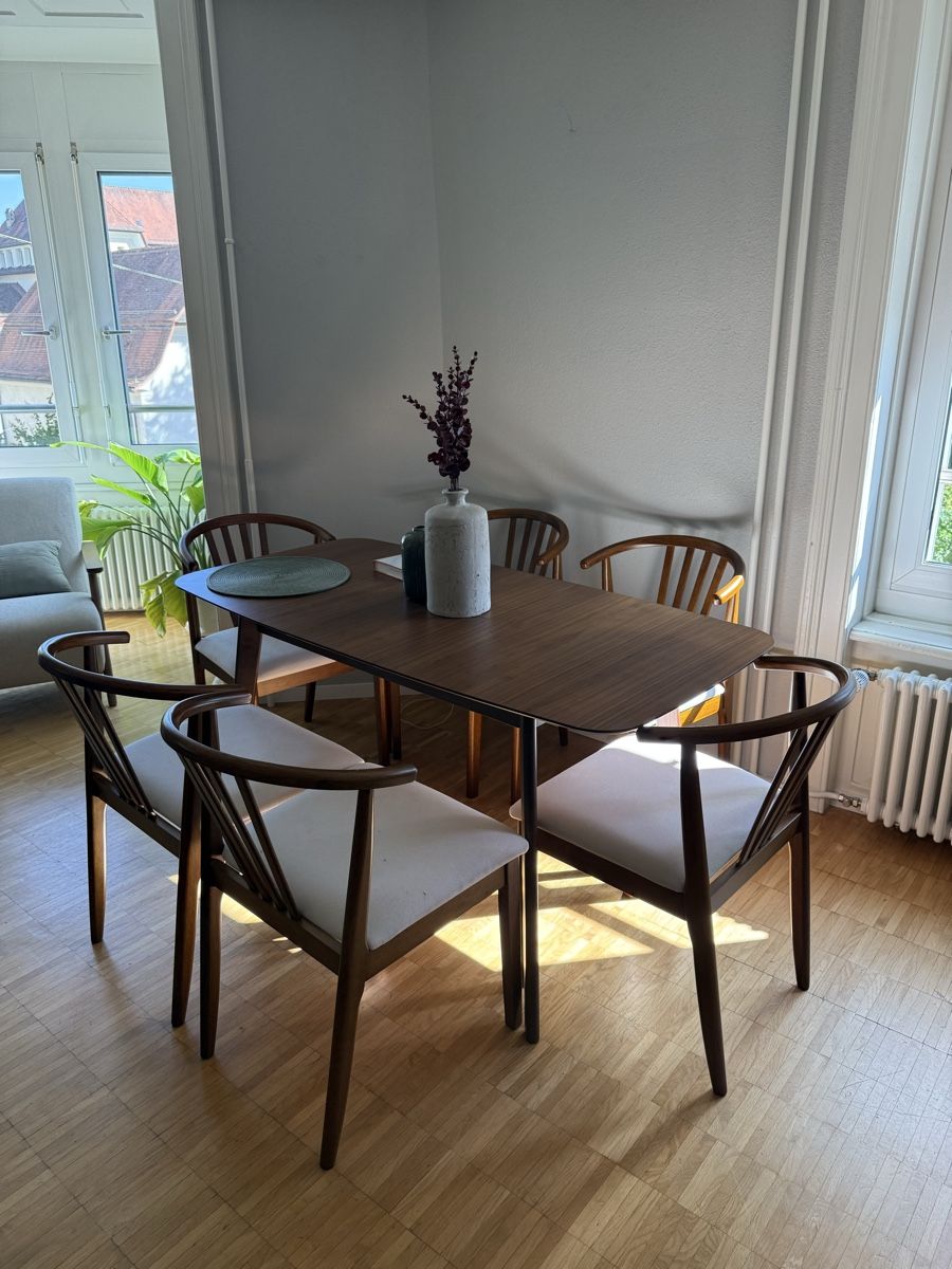 Beliani Set di tavolo e panche: Extendable Dining Table with 6 Chairs – Dark Wood – Usato da Zürich venduto da alv_8v9b 3