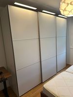Schwebetürenschrank mit viel Stauraum, weiss, modern, Top...