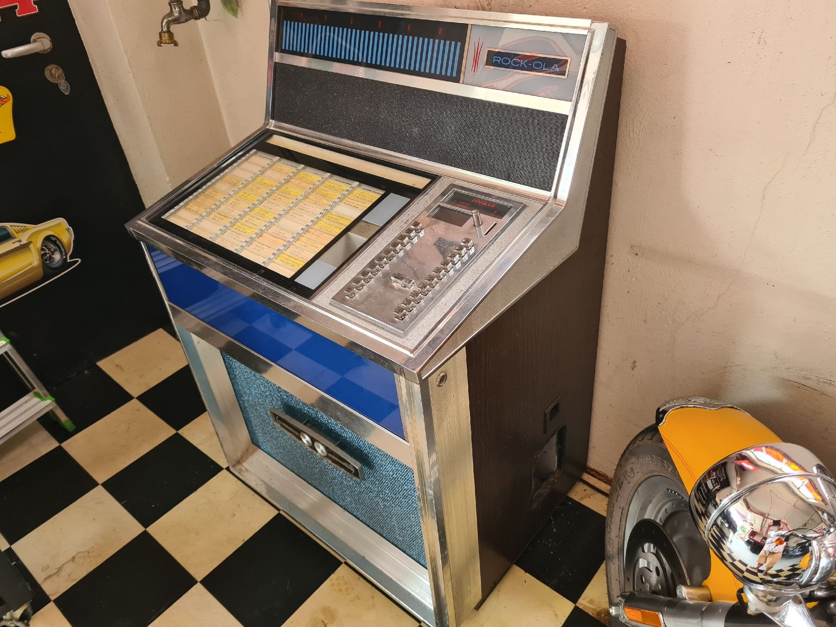 Rock-Ola Jukebox: Rock-Ola Musikbox  – Défectueux à Niederwil SG par Kaicorner03 1