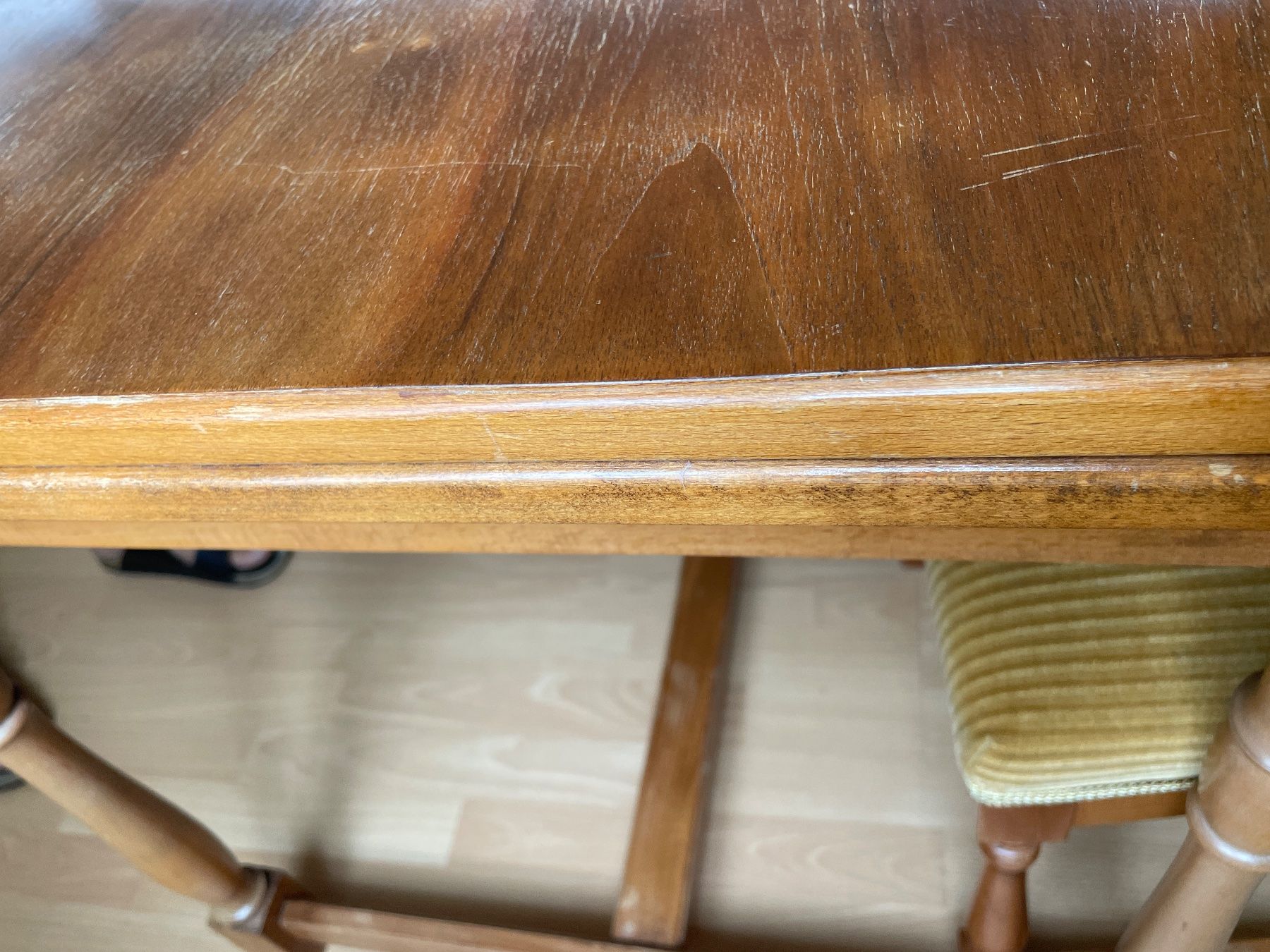 Set di tavolo e panche: Tisch mit 6 Stühlen – Usato da Fahrwangen venduto da Rehtse03 8
