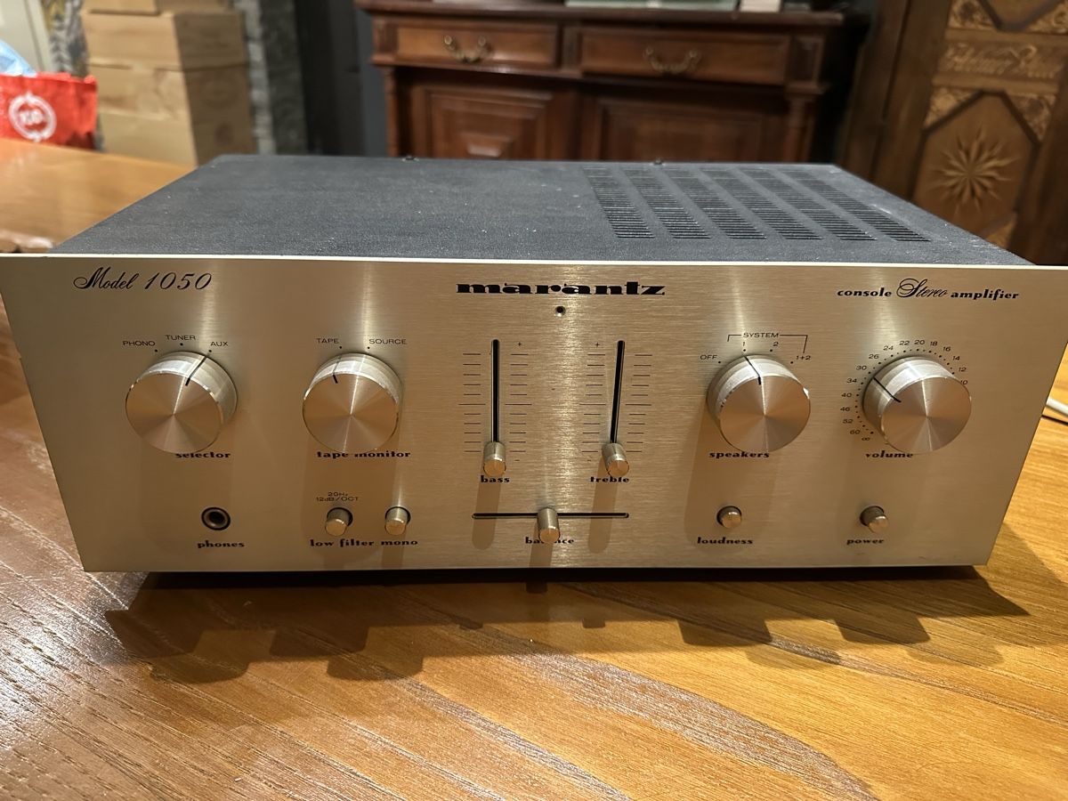 Marantz Verstärker: Amplificateur Marantz Model 1050  – Gebraucht aus Villeneuve VD von ipad56pro