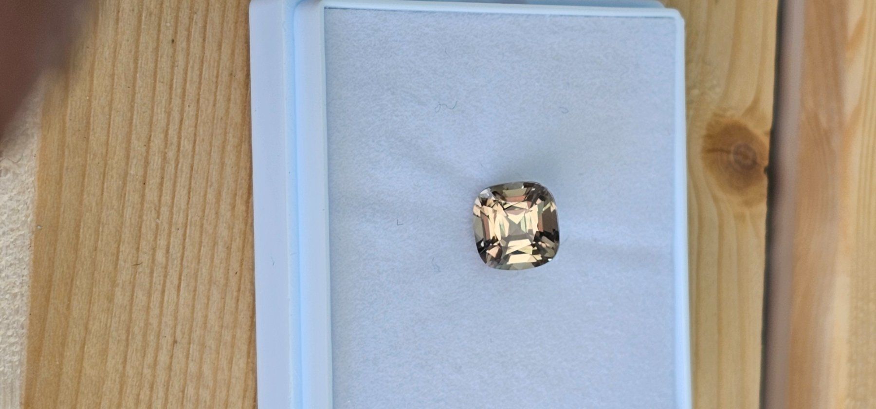Pietre preziose: Farbwechselnde Csarite,Diaspore mit Zertifikat – Nuovo (secondo la descrizione) da Wolhusen venduto da toni079 2