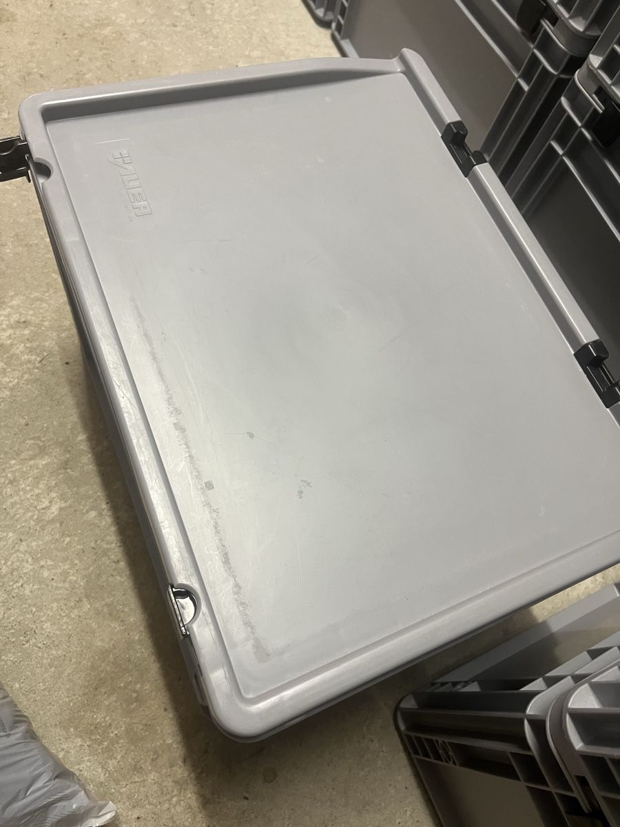 Casse di trasporto: AUER-Stapelkiste Grau mit Deckel 40x30x28.5cm – Usato da Winterthur venduto da Rawo26 5