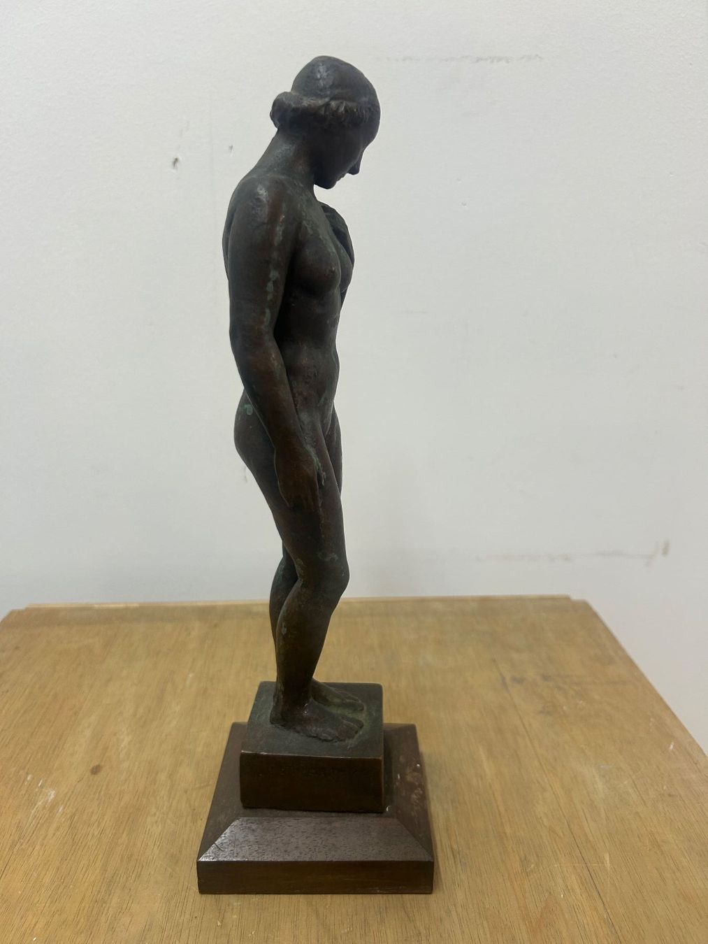Skulpturen & Statuen: antike Bronzestatuette eines weiblichen Aktes ca. um 1900 – Gebraucht aus Zürich von Levelart 3