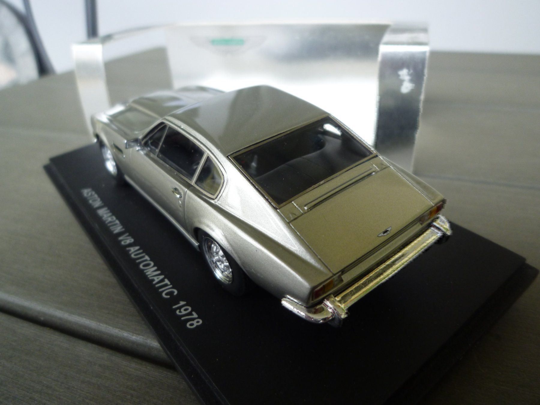 Aston Martin Modellini d'auto: Aston Martin V8 Automatic (1978) – Nuovo e nell'imballaggio originale da Flawil venduto da Imperiosud 2