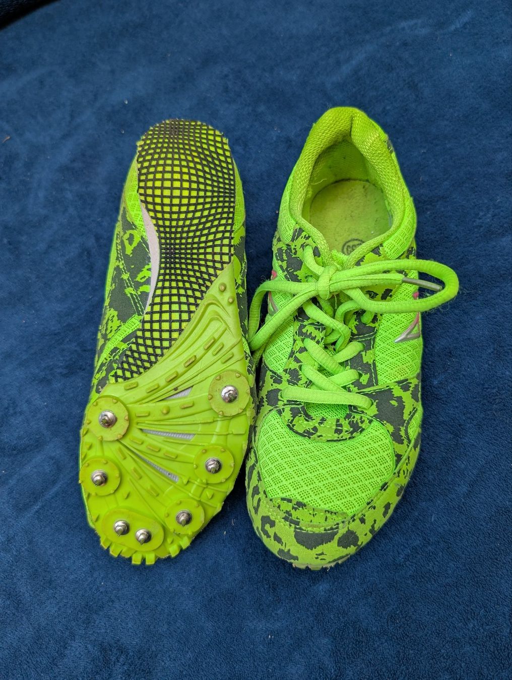 Chaussures hommes: Leichtathletik Nagelschuhe, Gr. 36 – D'occasion à Olten par chuchituerli