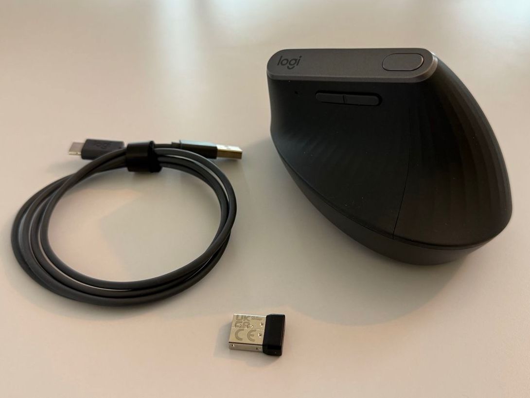 Logitech Maus: Logitech MX Vertical - fast neu – Neu (gemäss Beschreibung) aus Dachsen von Aromata