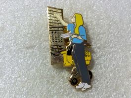 Ansteckpin 150: Postfrau