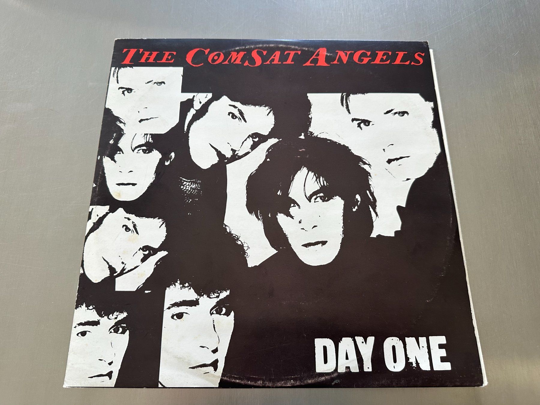 Dischi in vinile: THE COMSAT ANGELS 12 DAY ONE – Usato da Sion venduto da jaipur1401