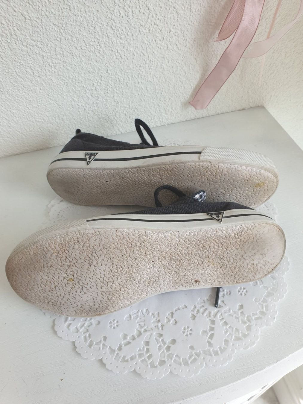 Guess Scarpe da donna: Sneaker Turnschuhe Guess Gr. 37 schwarz – Usato da Gossau ZH venduto da Goes05 5