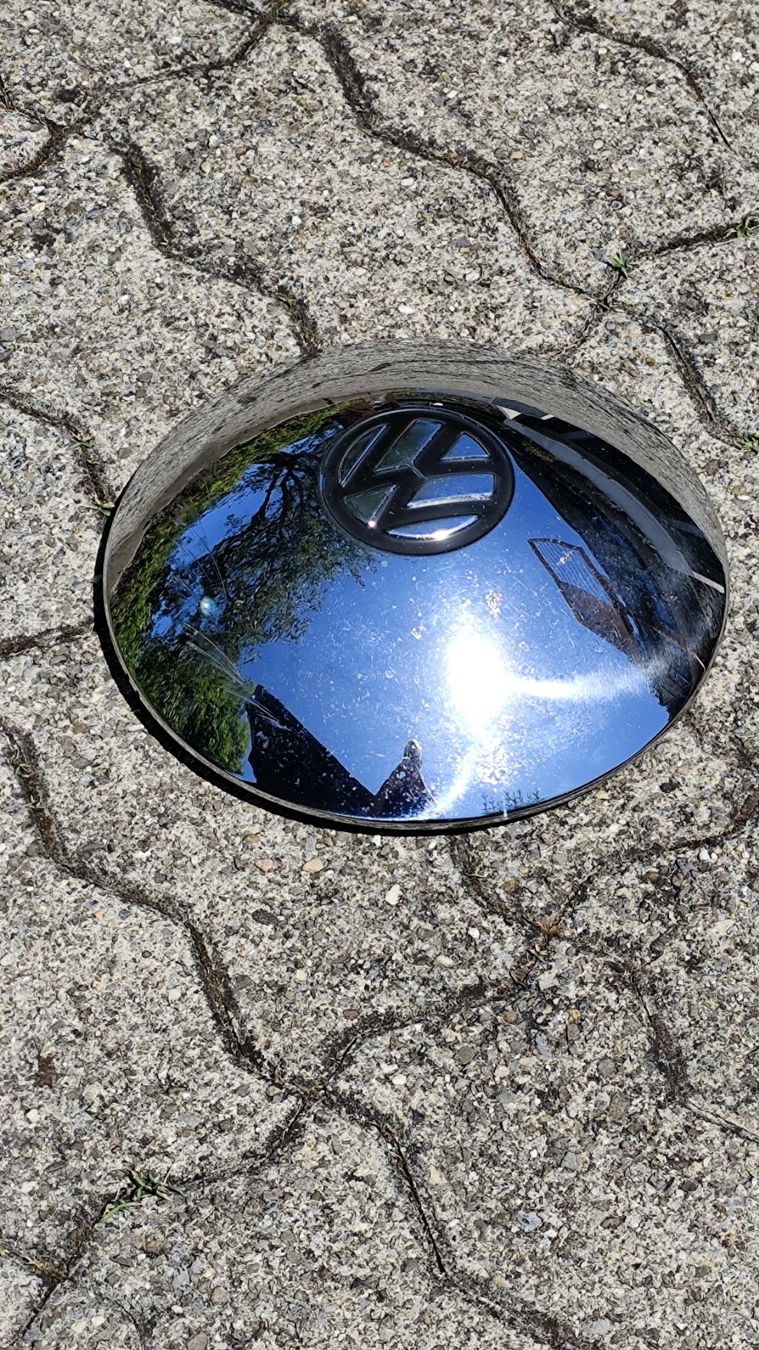 Volkswagen Tutti pezzi di ricambio auto: Radkappe, Radzierblende "Buckel" für VW – Usato da Horw venduto da Marabu111