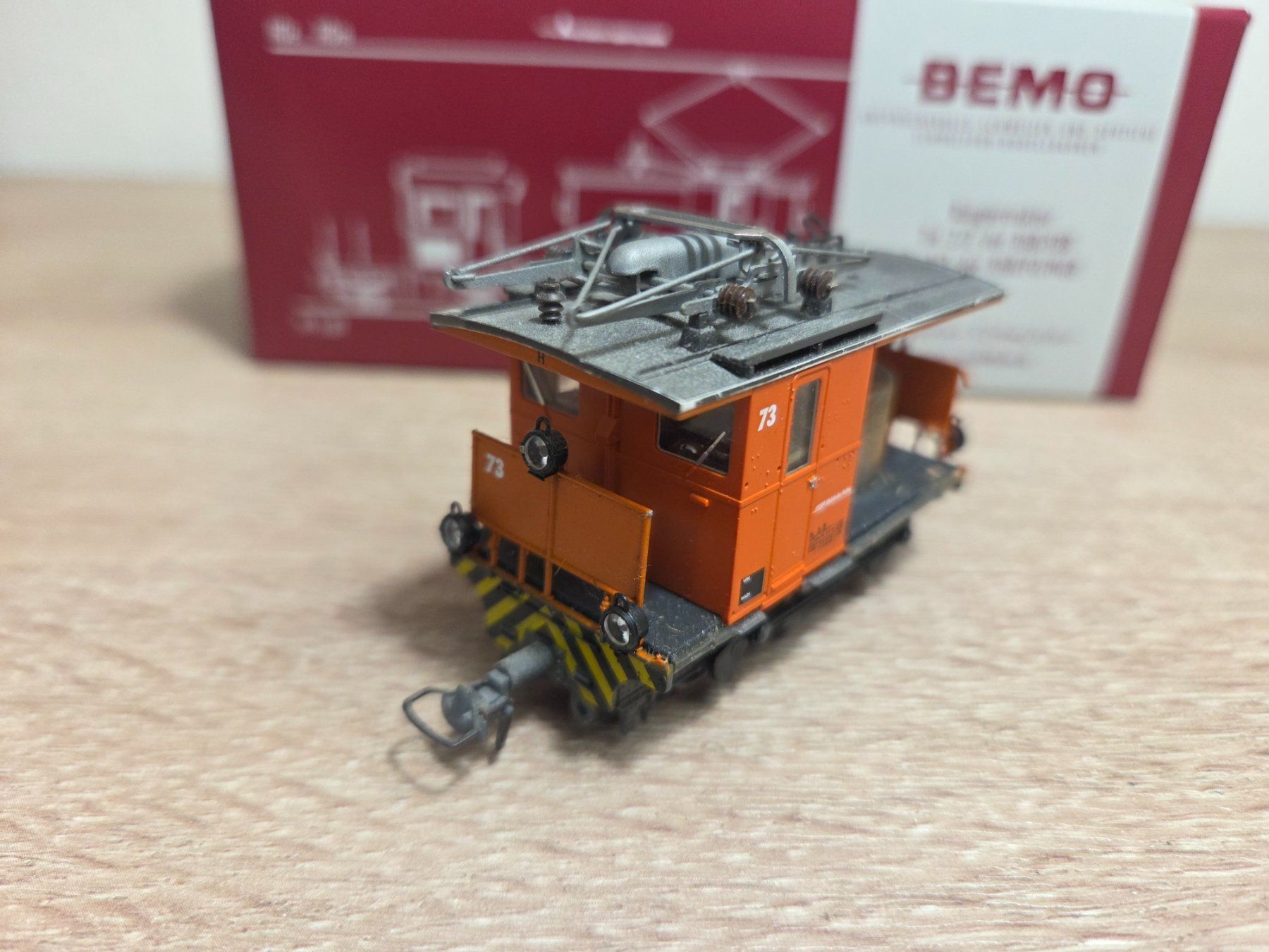 Bemo Modellini di ferrovie: Bemo 1270 133 Rangiertraktor Te 2/2 RhB H0m – Usato da St-Aubin-Sauges venduto da Lo_Go 3