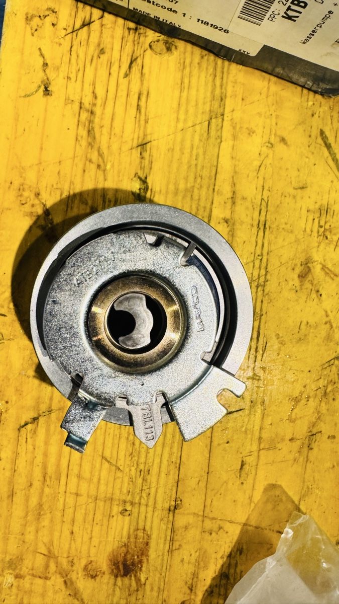 Audi Tutti pezzi di ricambio auto: Dayco kit distribution + pompe à eau pour Audi A4 avant B7 – Nuovo e nell'imballaggio originale da Onex venduto da gaivota71 5