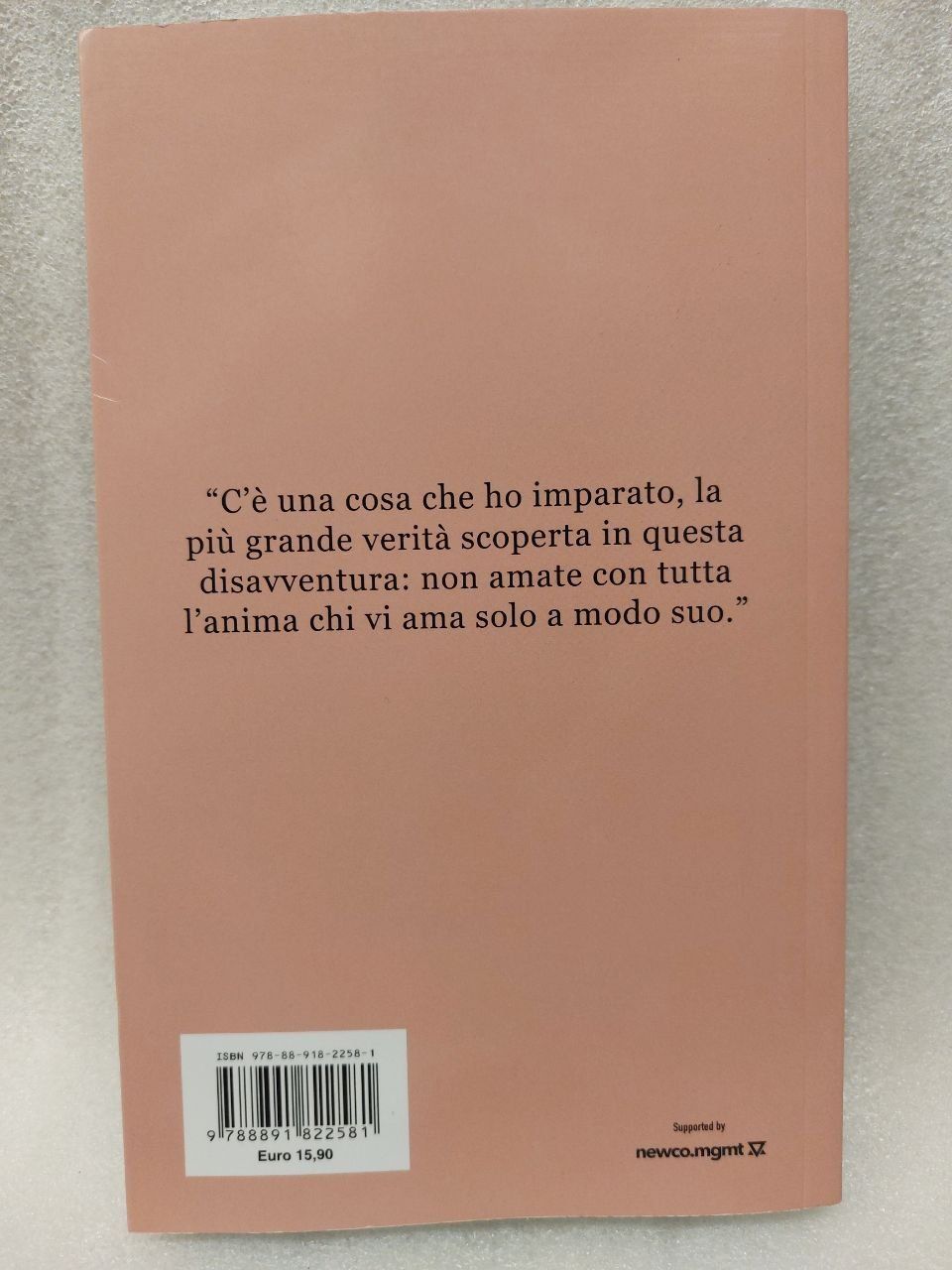 Bücher: Libro "Le corna stanno bene su tutto" Giulia De Lellis – Gebraucht aus Pambio Noranco von Pol69 1