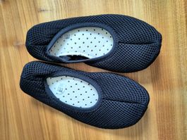 NEU: Beck Turnschläppli/Grätschüehli Grösse 30, schwarz