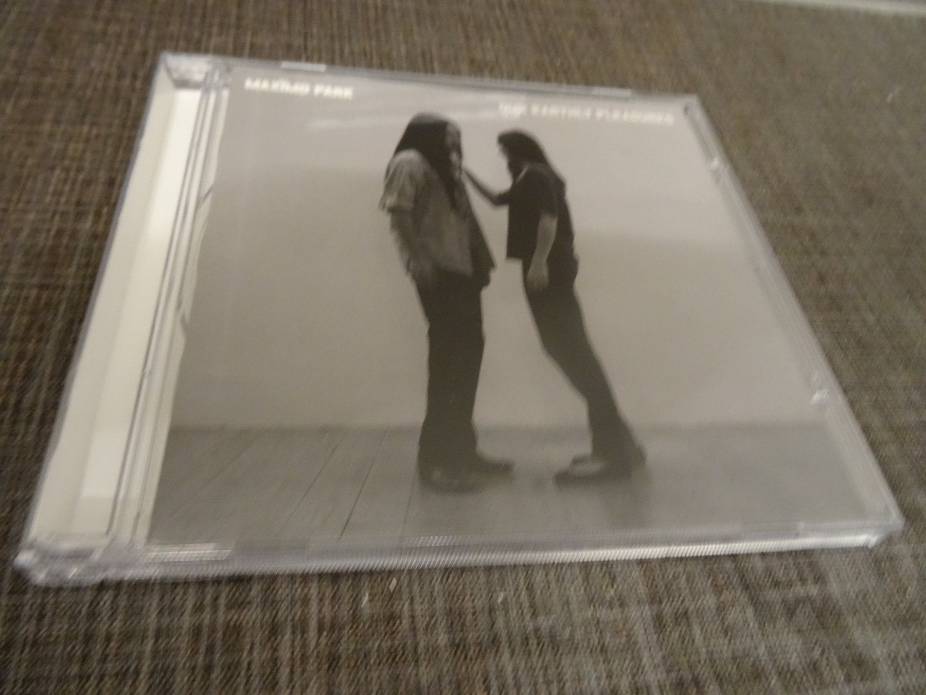 CD: Maximo Park - Our Earthly Pleasures CD – Usato da Olten venduto da Disc-Ausverkauf
