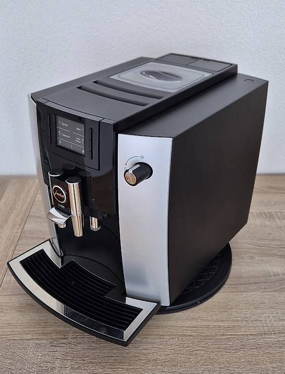 Jura Kaffeemaschinen & Espressomaschinen: Jura Kaffeevollautomat E600 – Gebraucht aus Sursee von Marcelo.22 3