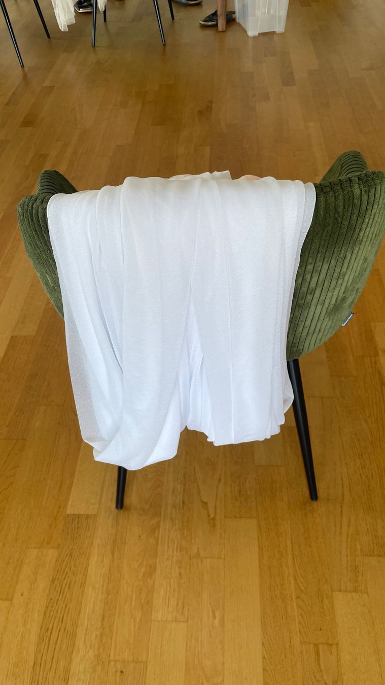 Tessuti: Stoffbahn Chiffon Weiss 5.6m – Usato da Wetzikon ZH venduto da Filopf