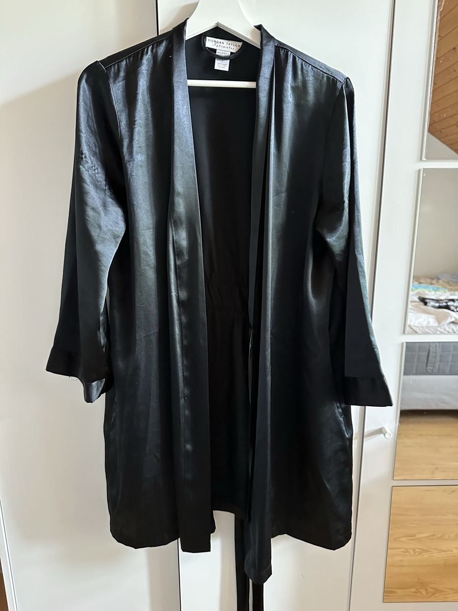 Arte internazionale: Kimono Gr. S schwarz, Satin – Usato da Münsingen venduto da Secondhand89