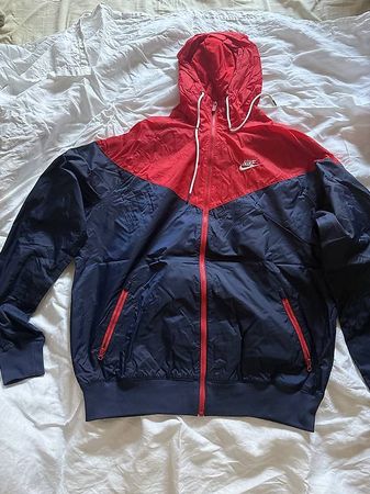 NIKE WINDBREAKER JACKET