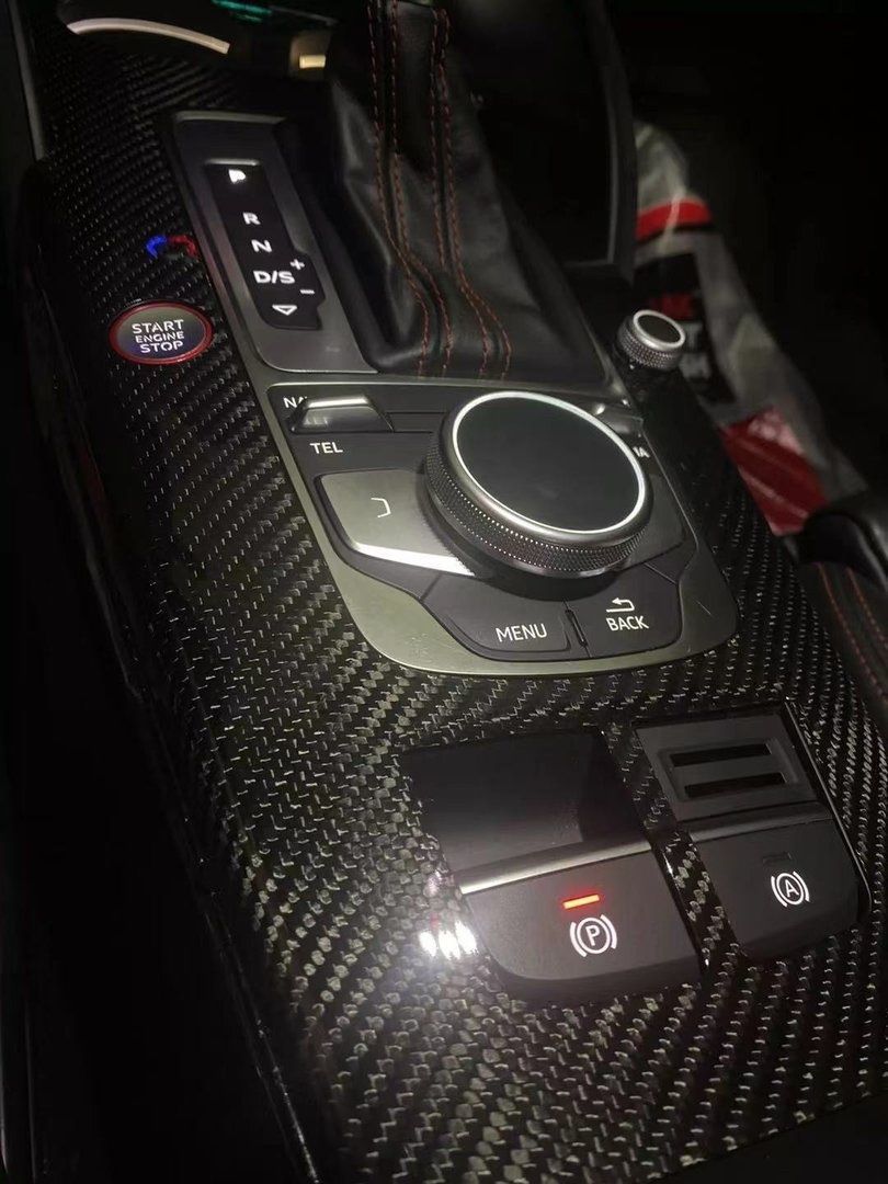 Tutti pezzi di ricambio auto: Audi A3 S3 RS3 8V Carbon Mittelkonsole – Nuovo e nell'imballaggio originale da Volketswil venduto da Willis_Autoteile 2