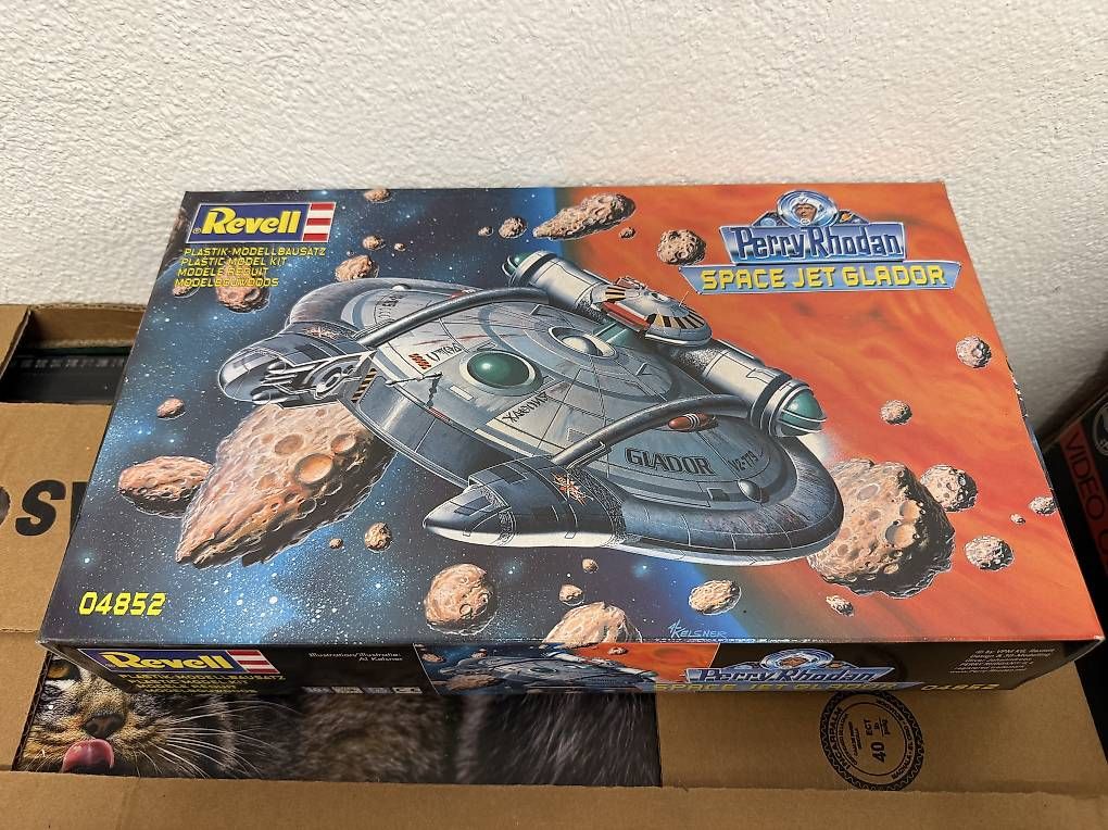Modellbausätze & Standmodelle: Perry Rhodan Space Jet Glador – Neu (gemäss Beschreibung) aus Grüningen von jooy16