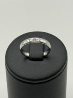 Bague sertie d'un diamant