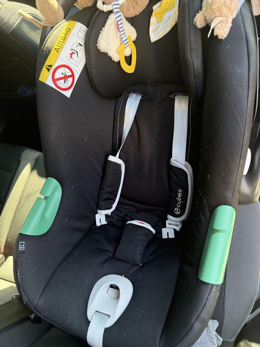 Cybex Seggiolini per auto: Kindersitz Auto Cybex Aton B2 i-Size Babyschale + BASE ONE – Usato da Bern venduto da open_today