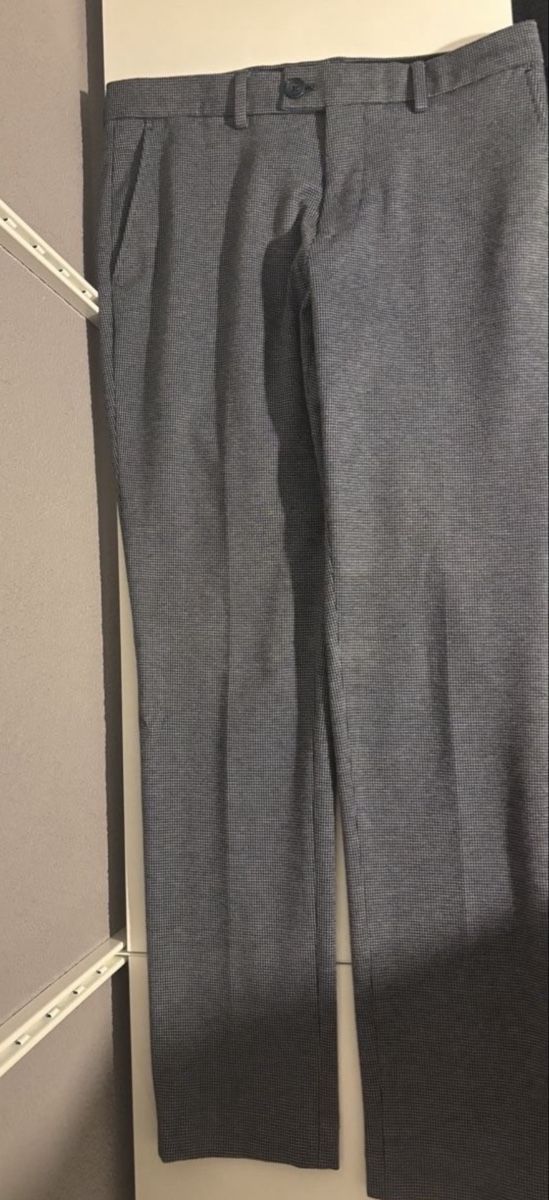 Anzüge: Anzugshose Grau, Size 44 – Gebraucht aus Küttigen von Hedimia 1