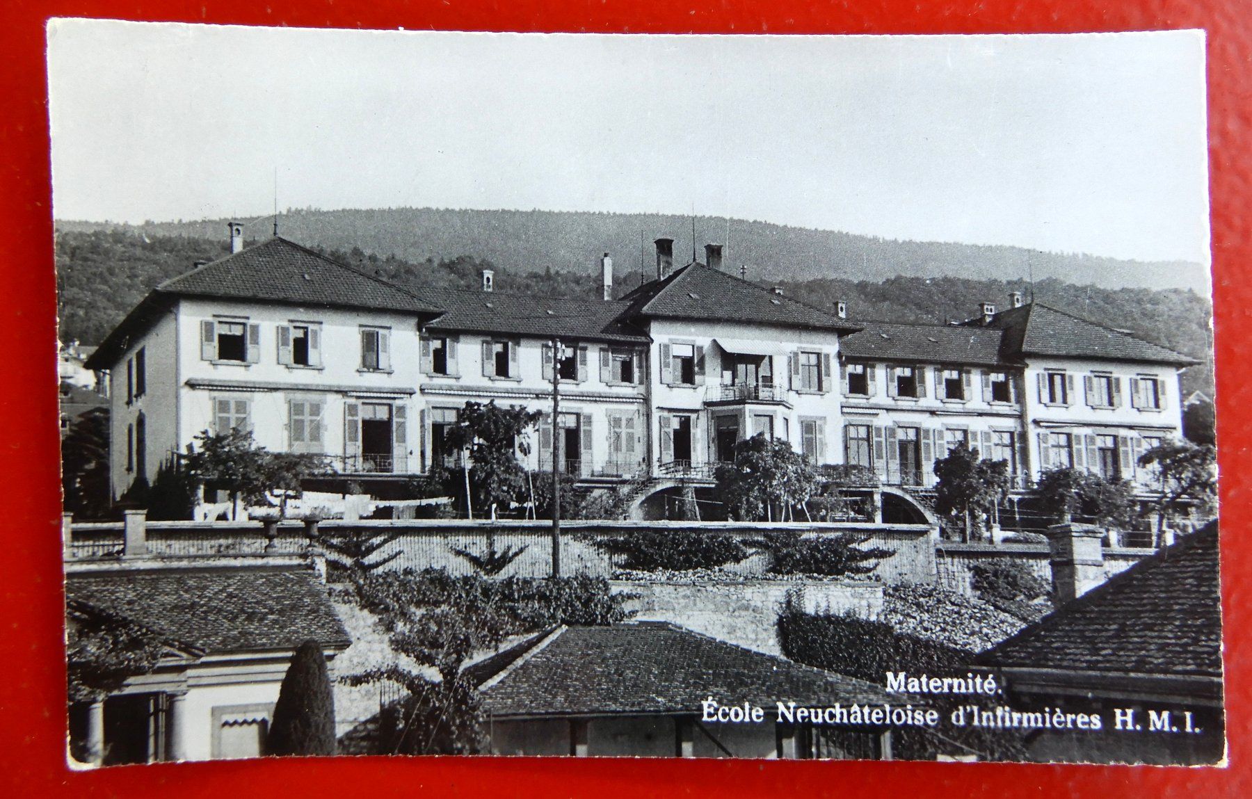 Ansichtskarten: Carte postale Neuchâtel - Maternité -  1958 – Gebraucht aus Senèdes von Framboise52