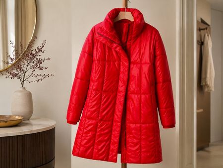 Rote Esprit Winterjacke / Steppmantel – warm & auffällig