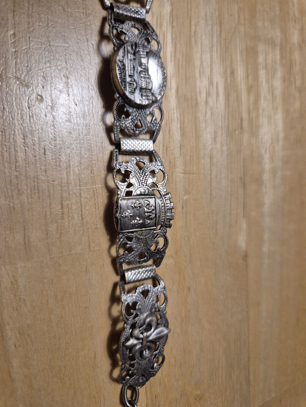 Armbänder & -reifen: Vintage Bettelarmband, Silber, Versailles Le Chateau – Gebraucht aus Zürich von Inanina 2