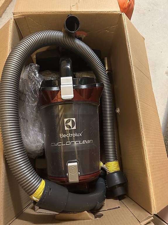 Staubsauger & Zubehör: Aspirateur Electrolux – Gebraucht aus Neuchâtel von bek_9lch 1