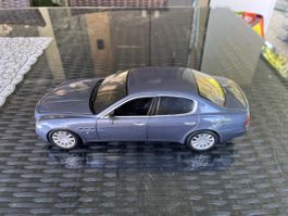 Maserati Quattroporte 2004 - Hot Wheels 1/18