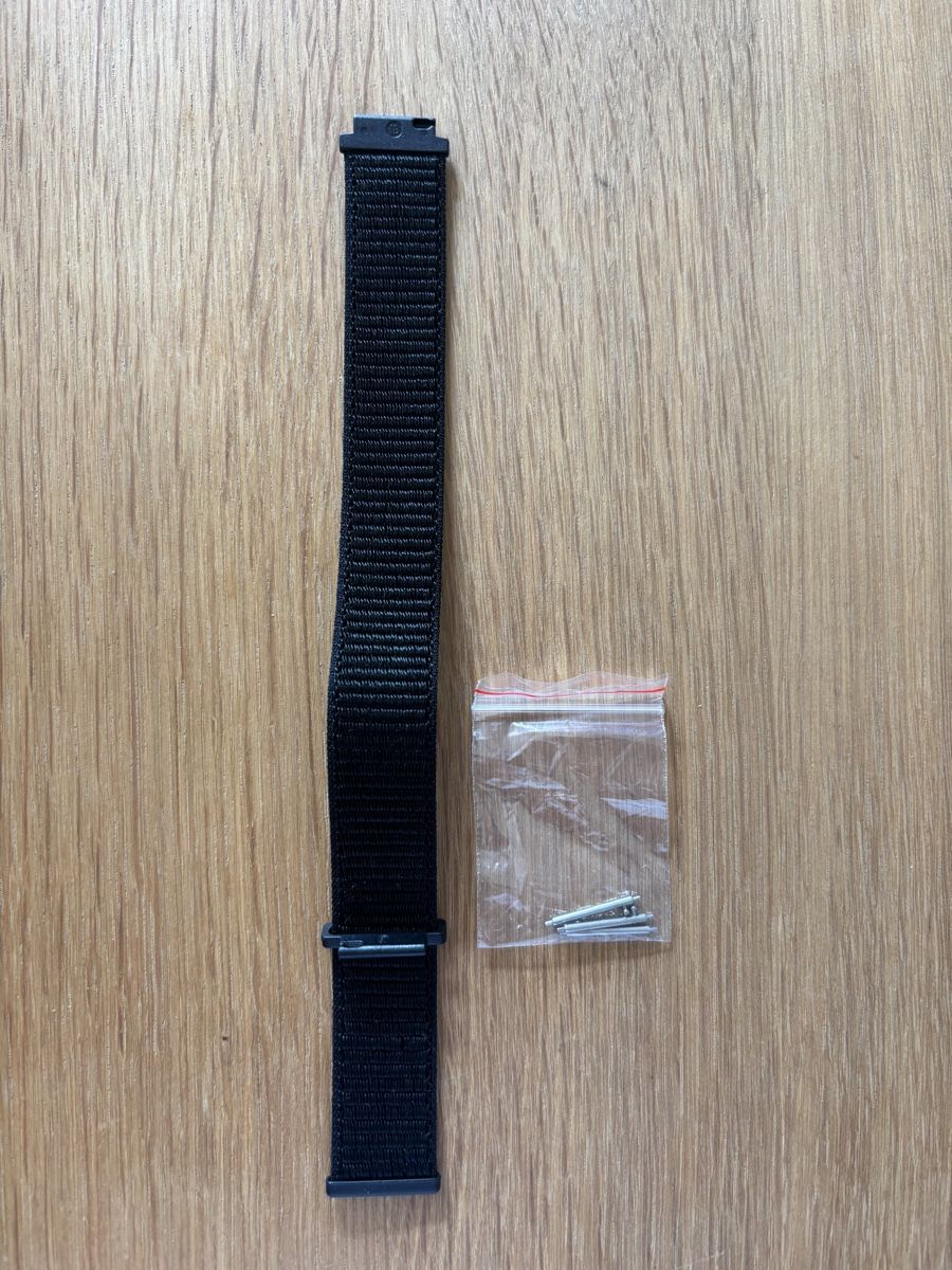 Bracciali & Braccialetti: 18mm Nylon Armband Kompatibel mit Garmin – Nuovo (secondo la descrizione) da St. Gallen venduto da Sikos 2