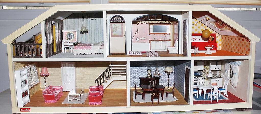 Puppenhäuser & -möbel: Puppenhaus – Gebraucht aus Biel/Bienne von Ulmabi 1