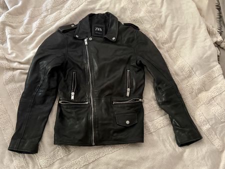 ZARA Lederjacke schwarz Grösse М guter Zustand