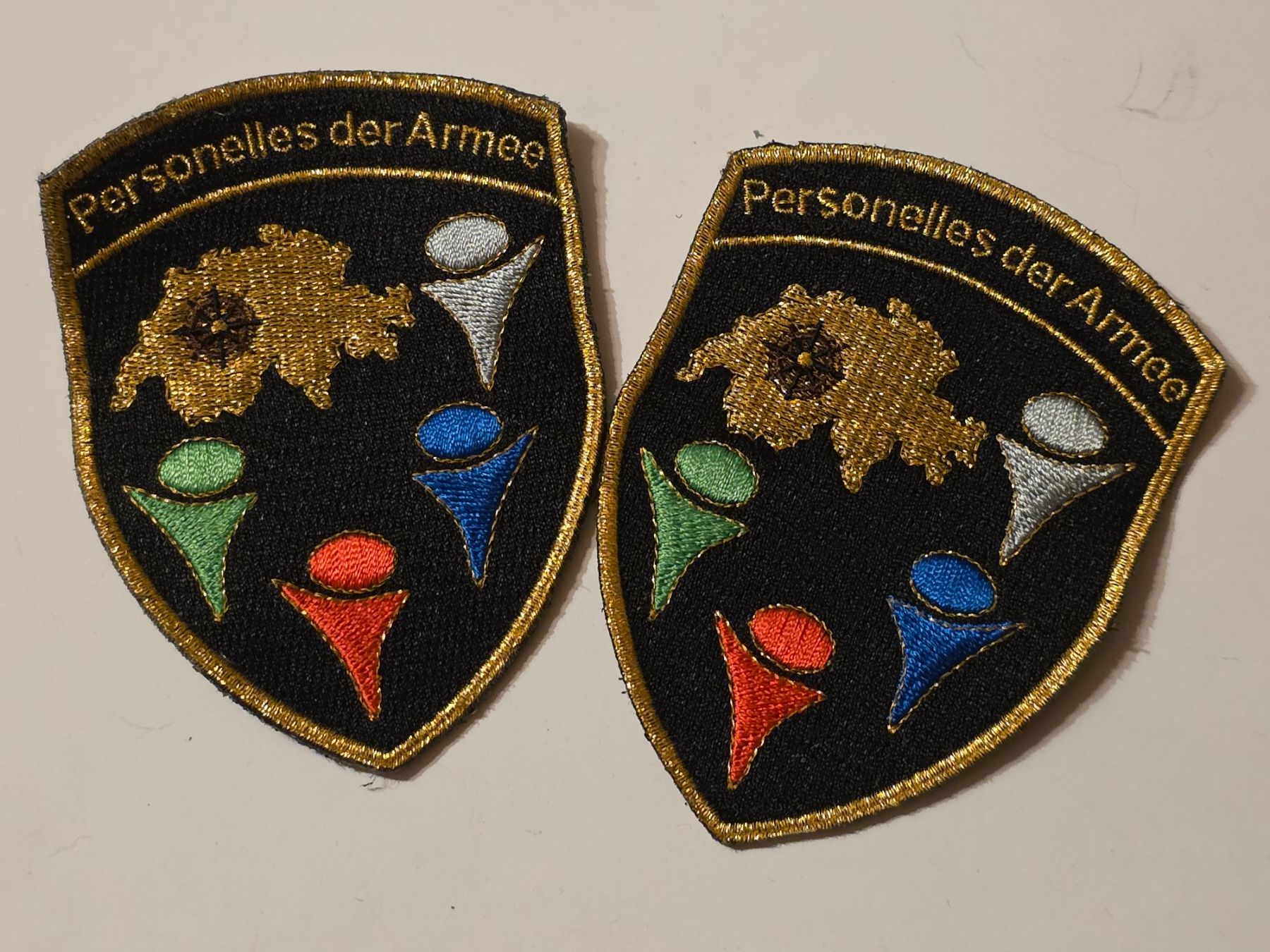 Schweizer Armee Plaketten & Abzeichen: Armée Abzeichen Personelles Armée Original neu – Neu (gemäss Beschreibung) aus Nyon von freetoys08
