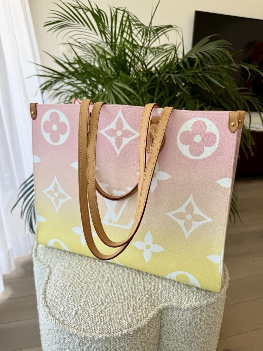 Louis Vuitton Borse da donna: Louis Vuitton OnTheGo GM By the Pool – Usato da Glattpark(Opfikon) venduto da Barbiie 2