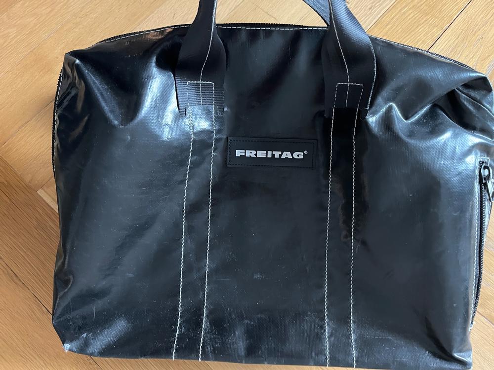 Freitag Laptop Bag Ben all black | Kaufen auf Ricardo