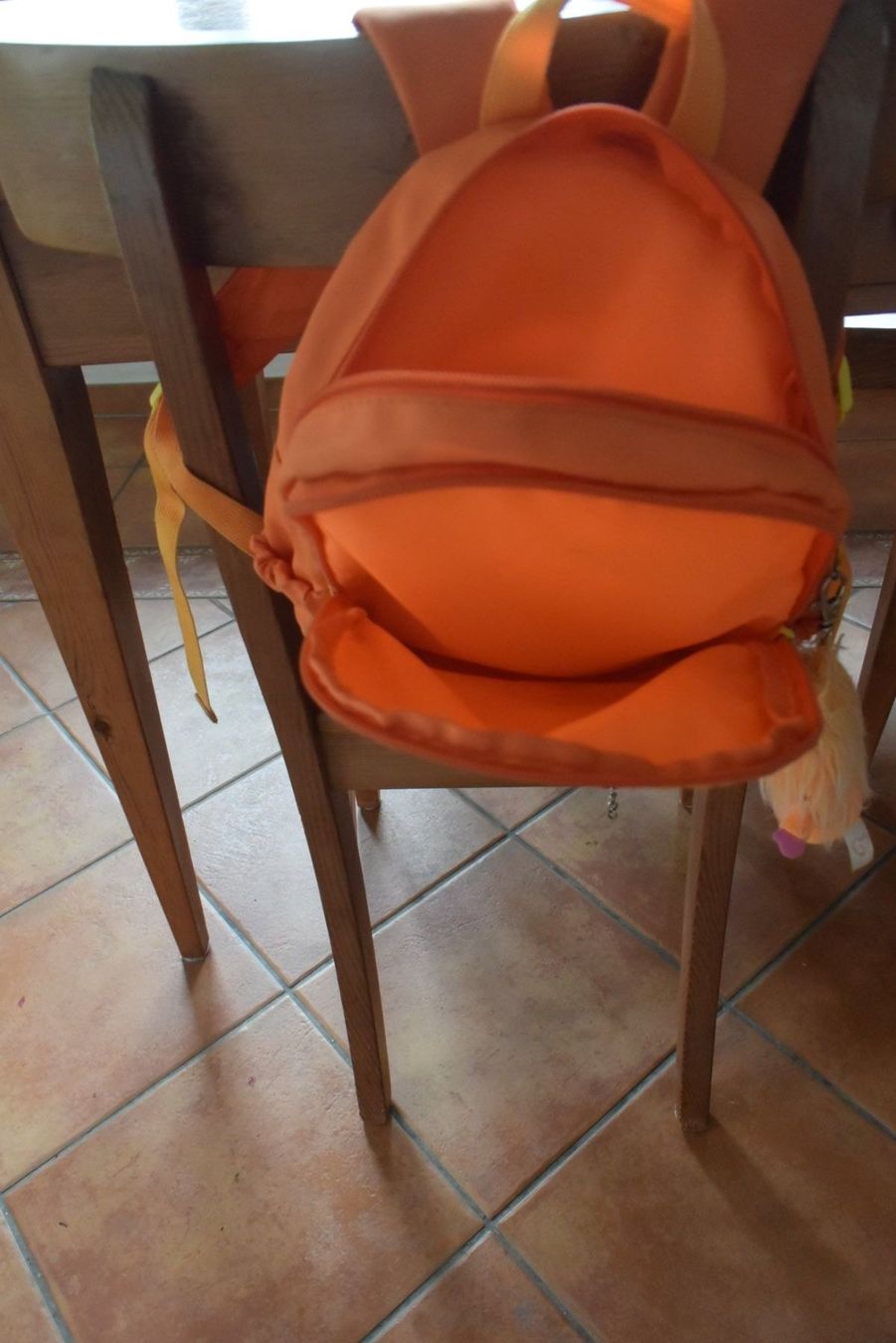 Borse & Zaini: Oranger Kinderrucksack (Krippe, KiGa, etc. mit einem Monster – Usato da Densbüren venduto da TutaLarsen 3
