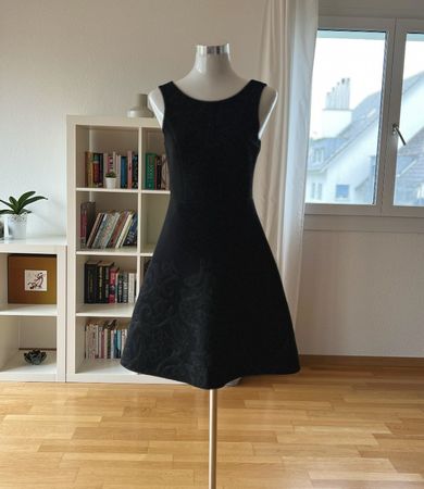 Neues Designer-Kleid von VERA WANG