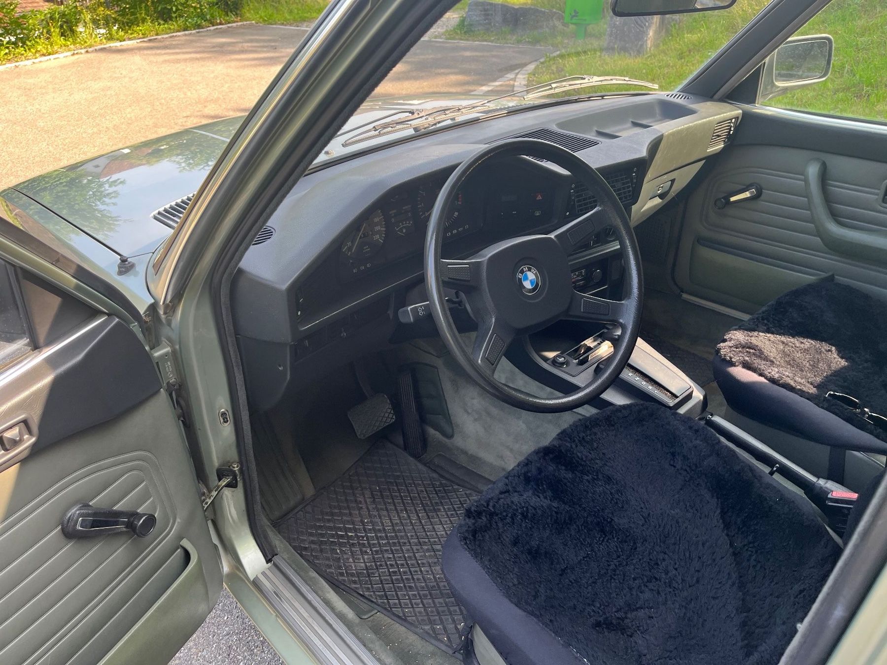 BMW Automobili: BMW 520i E28 Veteran – Usato da Bachenbülach venduto da Iwan02 4