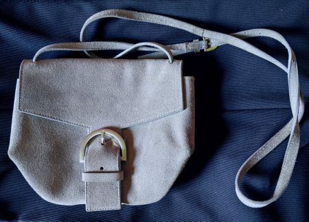 COS : Petit sac à bandoulière en daim gris