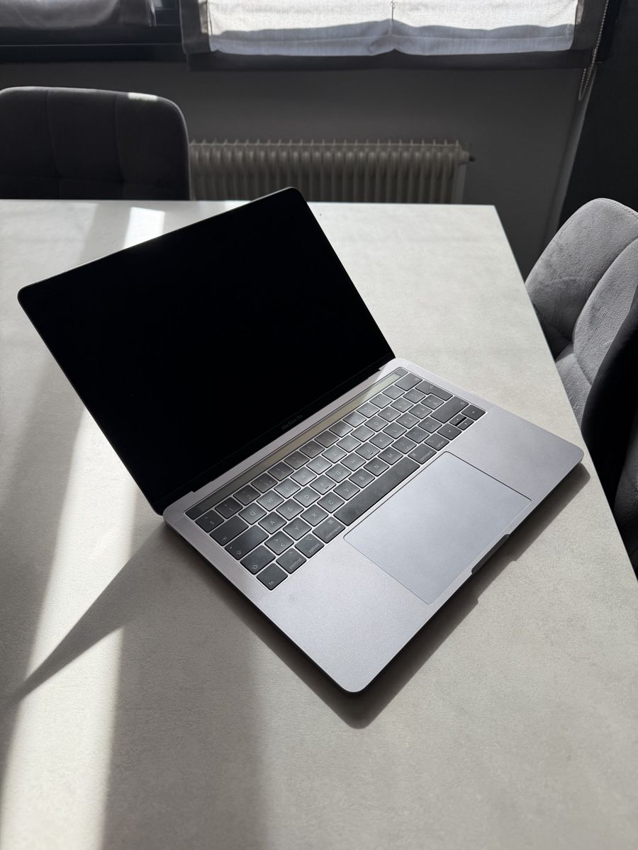 Apple Notebooks: Mac Book Pro 13” Touchbar – Gebraucht aus Magliaso von therealgivn
